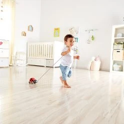 Hape Toys Nachziehspielzeug Käfer Marie -Pinolino shop hape toys nachziehspielzeug kafer marie 1